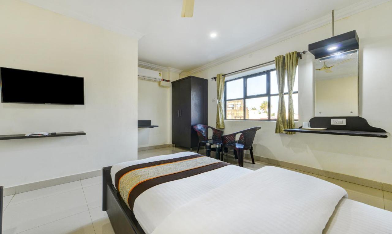 Pleasant Days Hotel Chennai Exterior foto