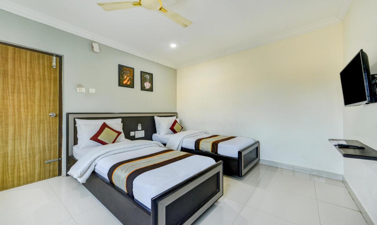Pleasant Days Hotel Chennai Exterior foto